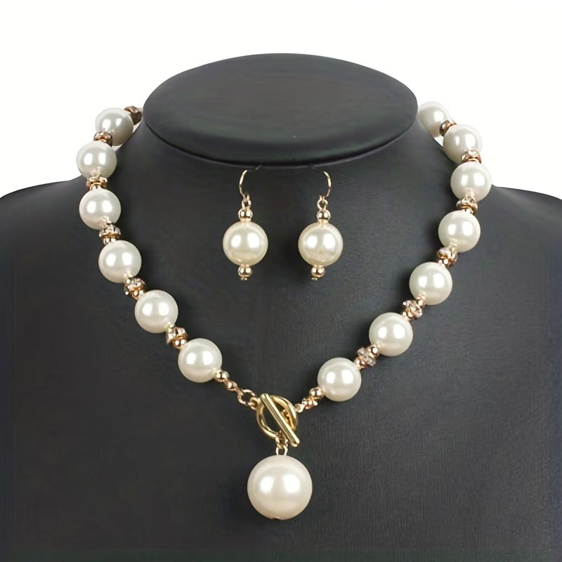 Collares gruesos de perlas