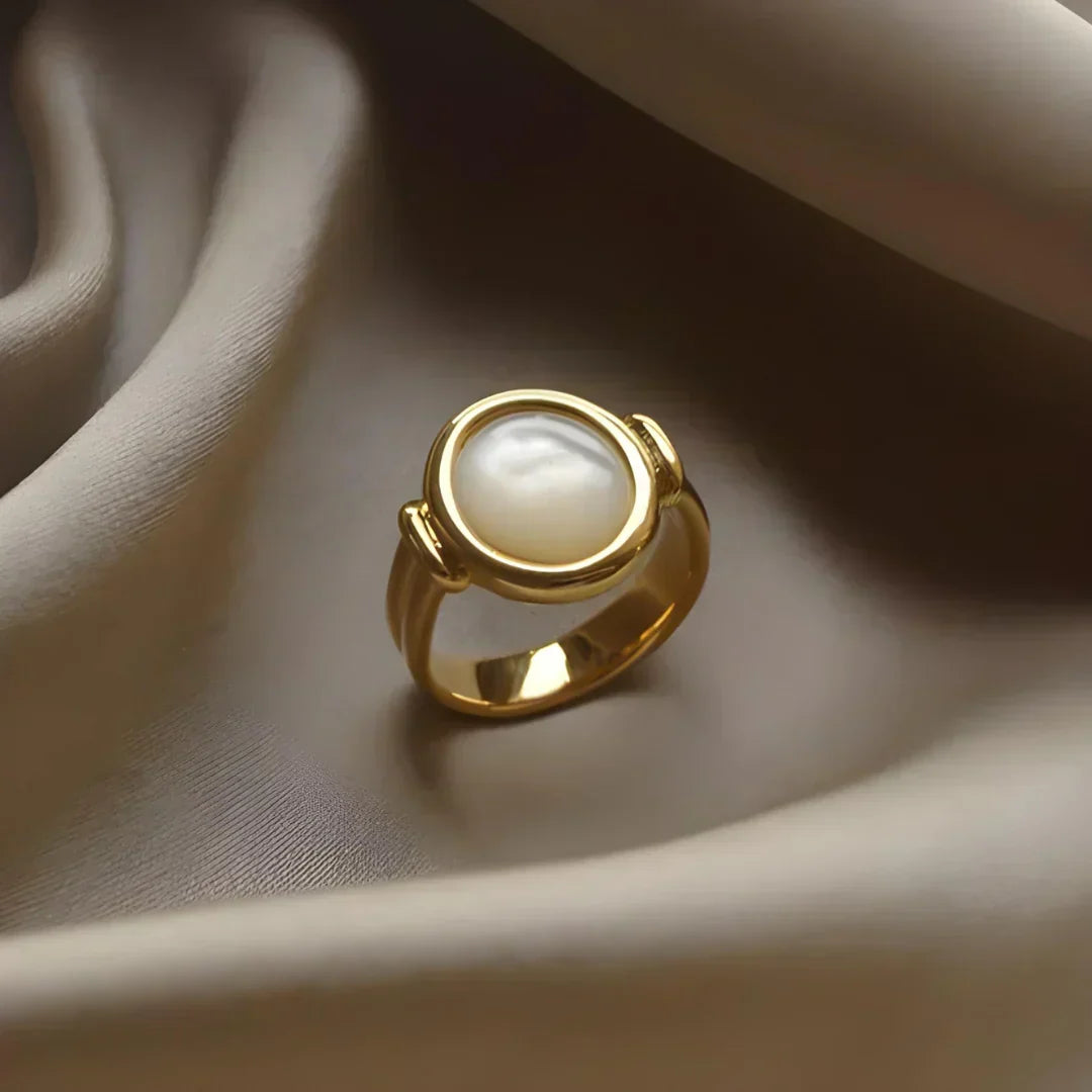 Anillo statement de perlas