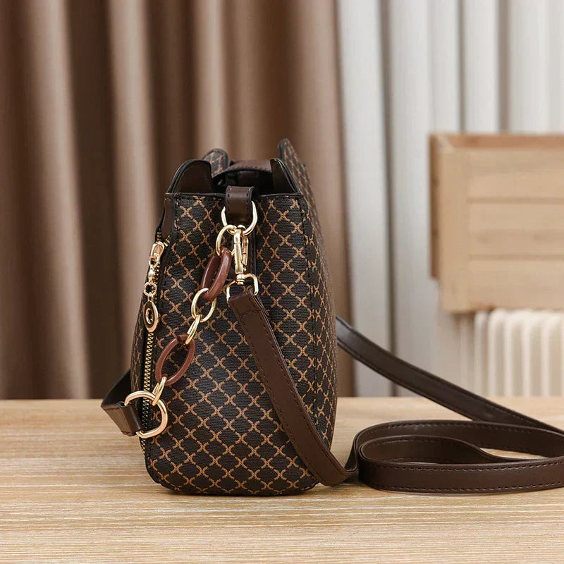 Bolso acolchado - detalle broche