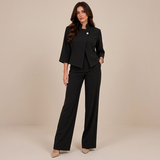 Conjunto de chaqueta asimétrica con broche y pantalón fluido - Negro (fondo neutro)